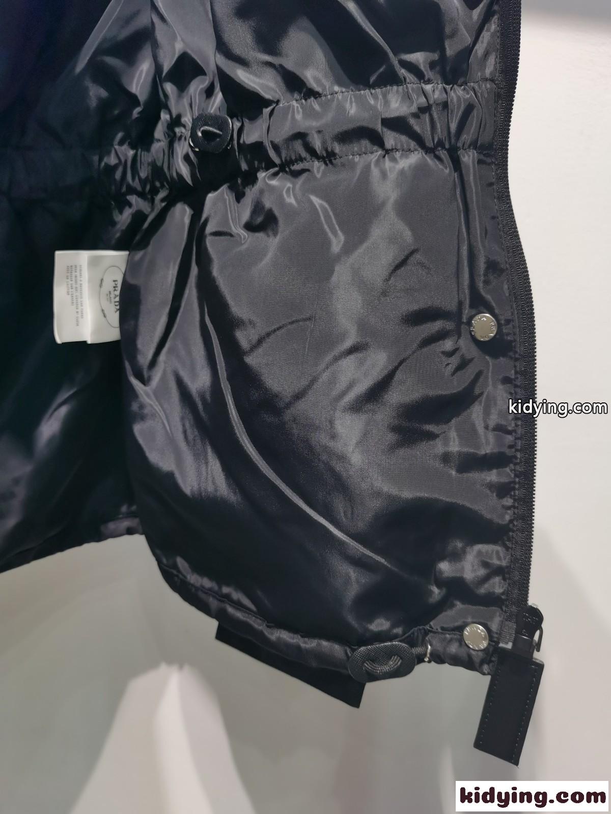 PRADA 新作 フード付き ナイロンジャケット プラダ ジャケット コピー カジュアル-3