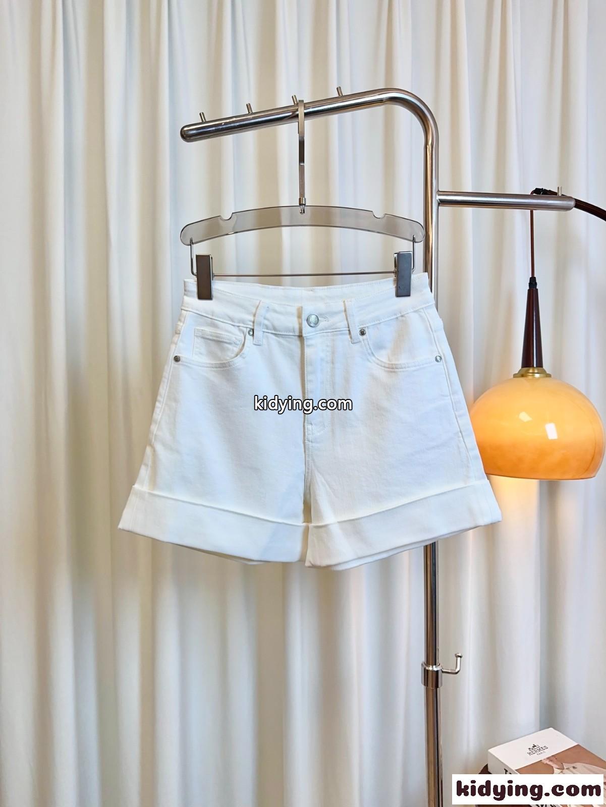 お洒落 ロールアップ ロゴ入り デニムショートパンツ ジバンシィ パンツ コピー ホワイト-0