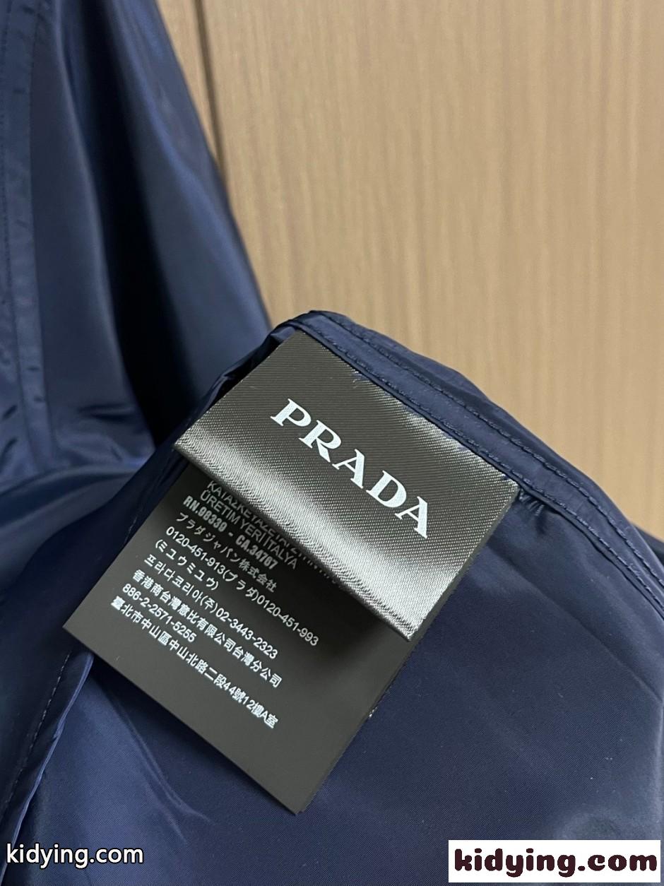 上品 洗練された カジュアル プラダ ロゴ ナイロン シャツ 偽物 ネイビー-4