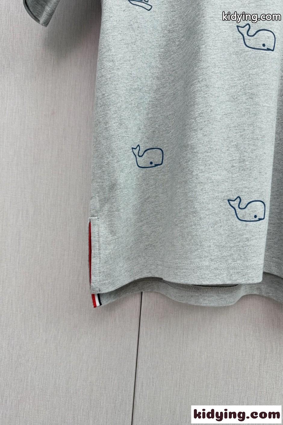 遊び心満載 クジラ ヨット 半袖Tシャツ トムブラウン Tシャツ コピー グレー-4
