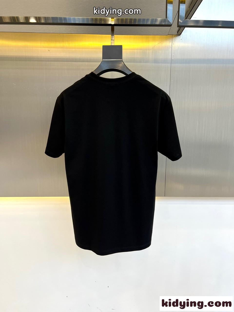 飽きのこない 人気 モンクレール 半袖Tシャツ コピー クルーネック ブラック-0