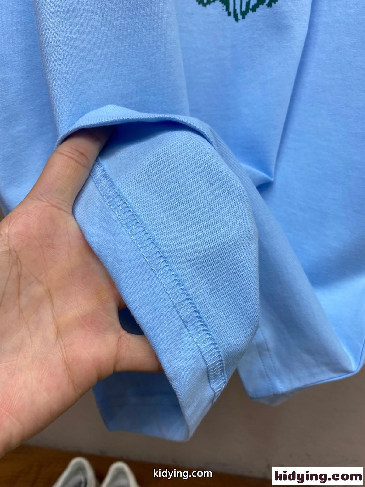 グラフィックショートスリーブクルーネック ルイ・ヴィトン Tシャツ 偽物-3