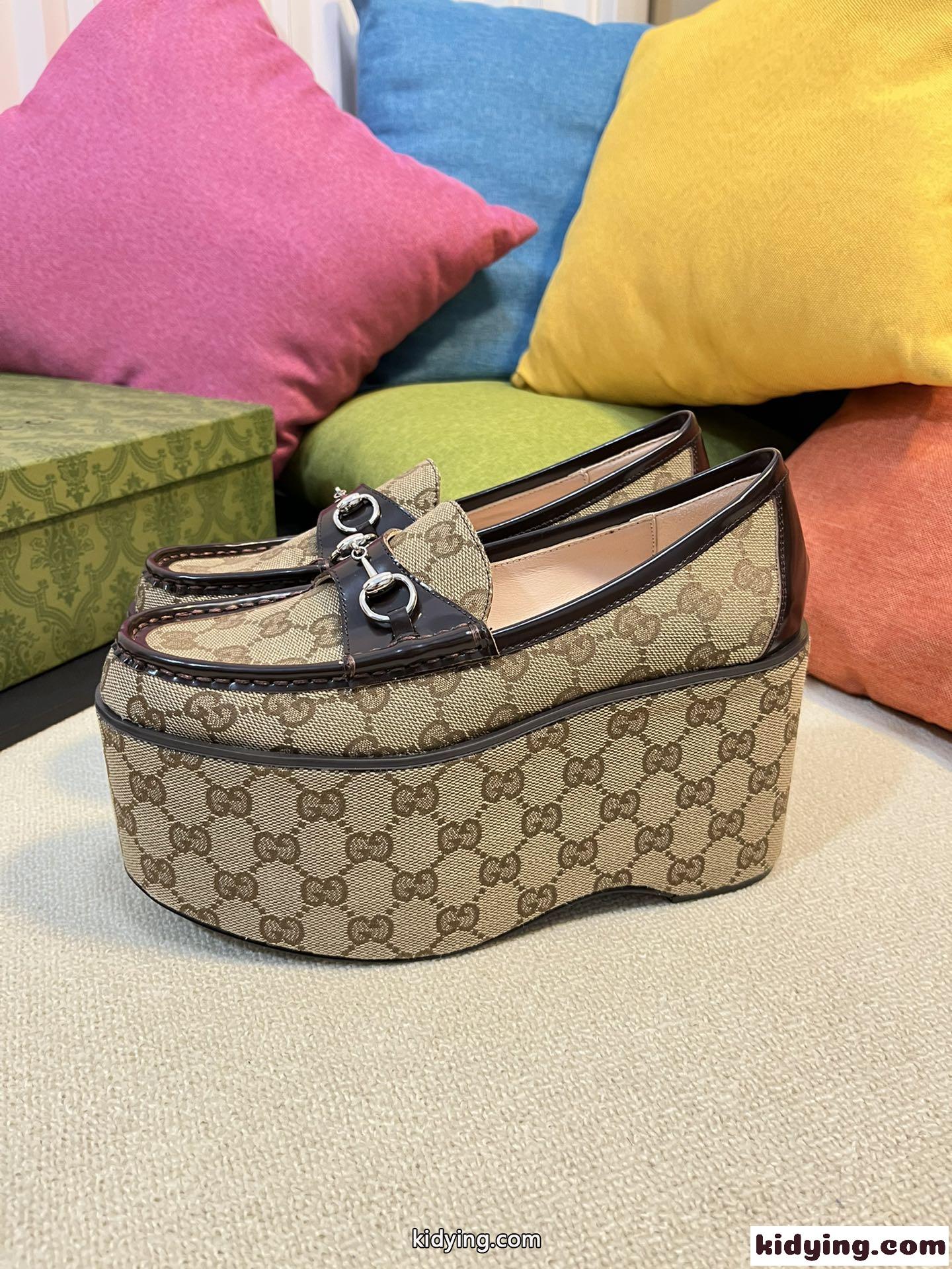 グッチ シューズ コピー GUCCI ホースビット ウィメンズ プラットフォーム ローファー-2