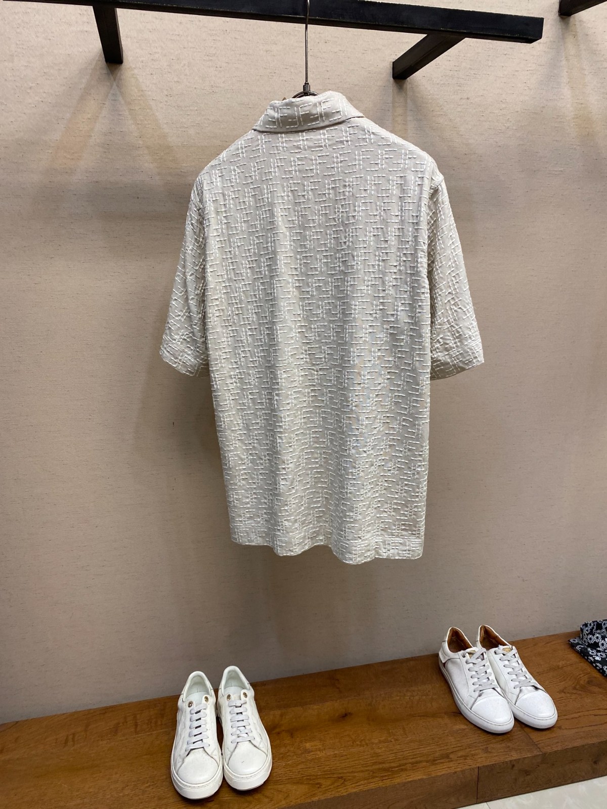 カジュアル 上品 FFジャカード フェンディ シャツ コピー 半袖トップス ベージュ-1
