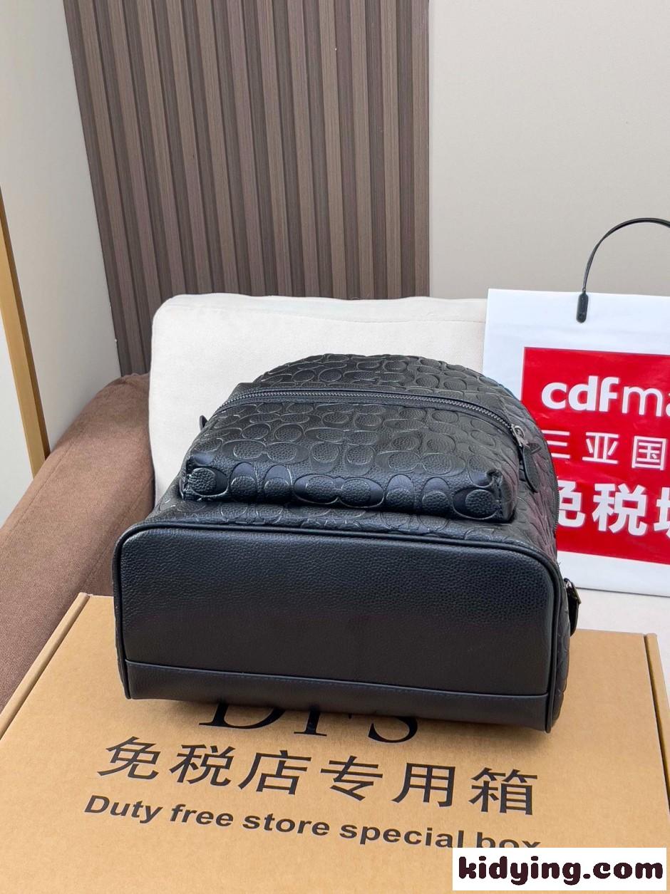 コーチ バッグ 偽物 エンボス加工 シグネチャー柄 メンズ バックパック-2