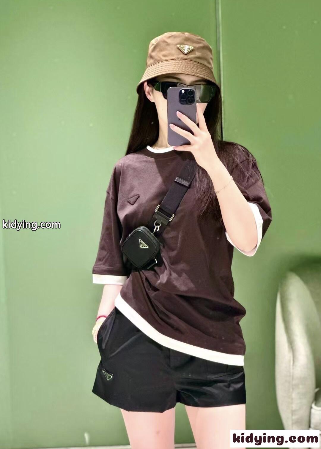 おしゃれ レイヤード風 クルーネック 半袖Tシャツ プラダ Tシャツ コピー ユニセックス ダークブラウン-3