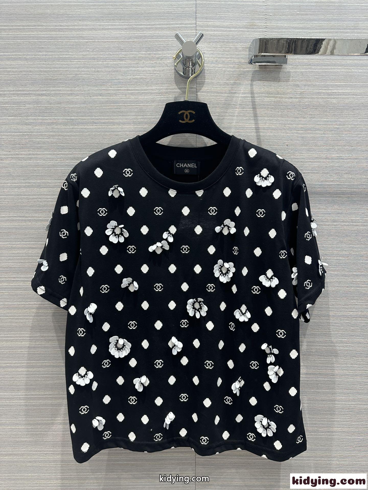 可愛い フラワー ロゴ クルーネック コットン シャネル Tシャツ コピー 半袖Tシャツ ブラック-2