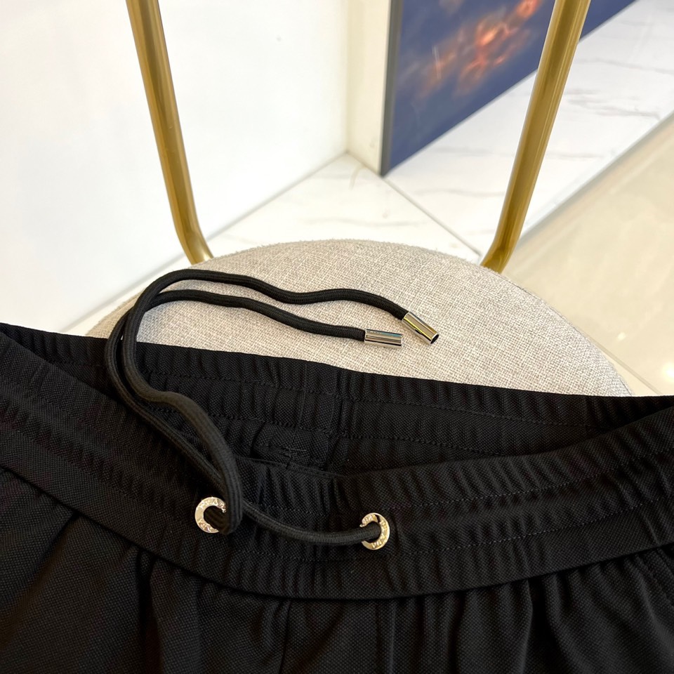 定番 おしゃれ 合わせやすい プラダ パンツ コピー メンズ ショートパンツ ブラック-1