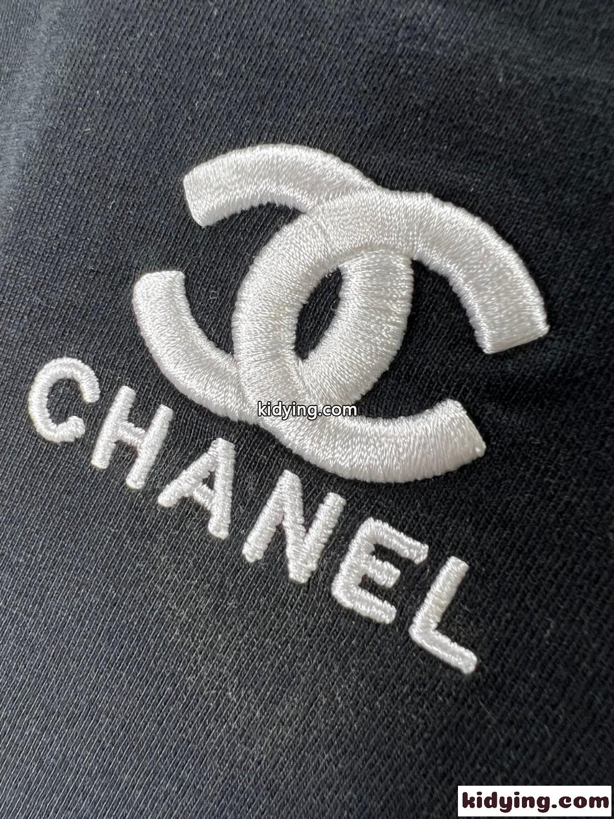 シャネル Tシャツ 偽物 シンプル クルーネック コットン 長袖Tシャツ ブラック-2