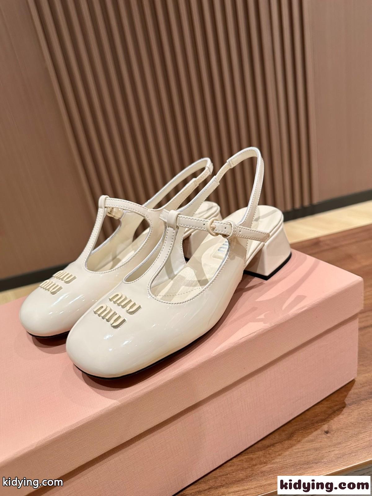 パテントレザー スリングバックパンプス ミュウミュウ パンプス スーパーコピー ベージュ-2