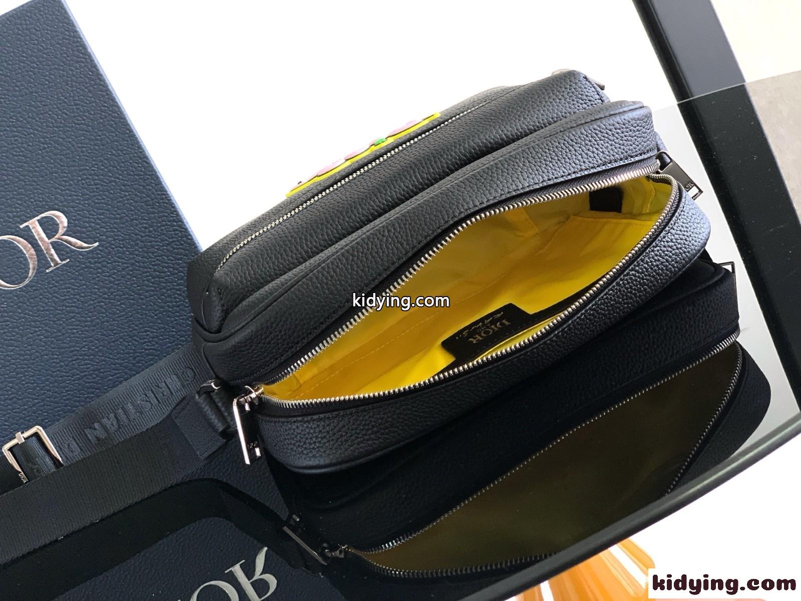 DIOR AND KAWS Rider 2.0 ジップ メッセンジャーバッグ スーパーコピー ブラック-4