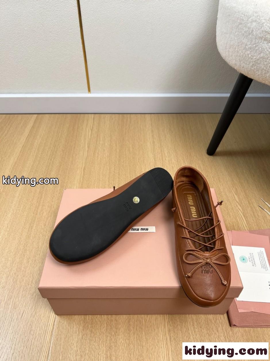上品 可愛い ナッパレザー バレリーナ ミュウミュウ シューズ コピー ブラウン-4