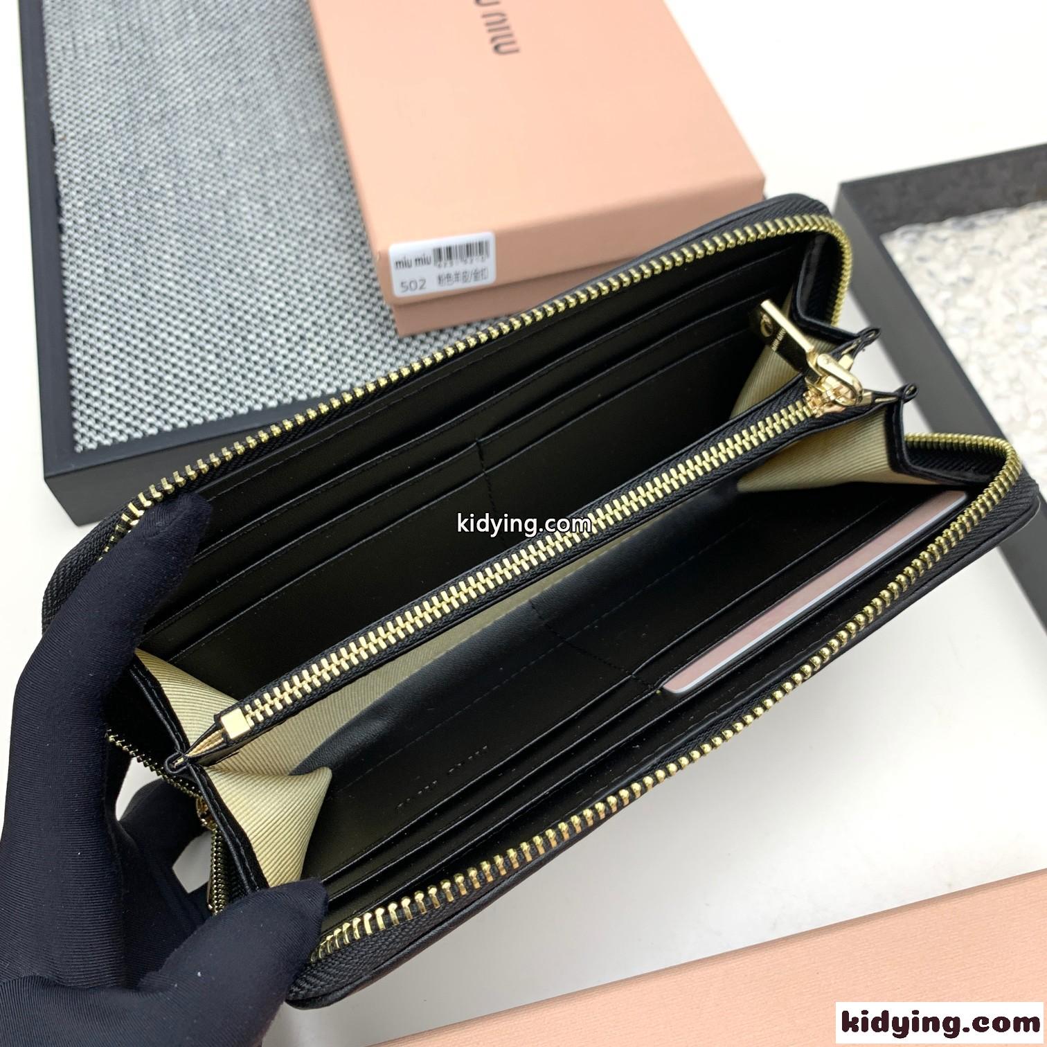 マテラッセレザー ジップアラウンド長財布 ミュウミュウ 財布 コピー ブラック-4