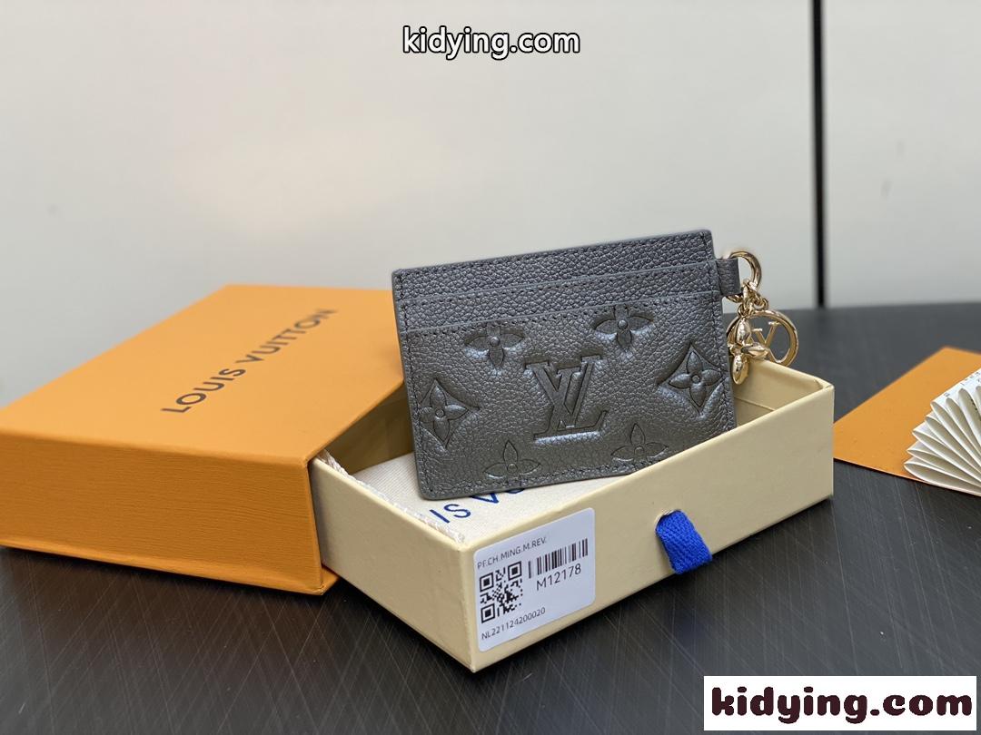 ルイ・ヴィトン カードケース ポルト カルト・LV チャーム スーパーコピー M12178-2