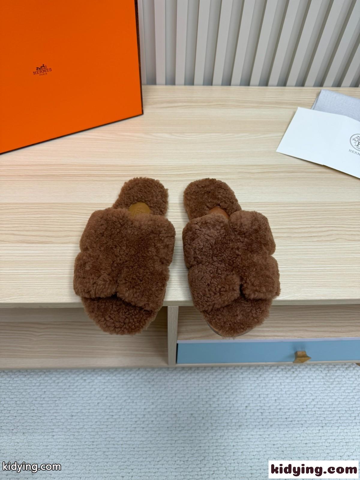 もこもこ 履き心地抜群 オラン サンダル エルメス スーパーコピー メンズシューズ ブラウン-1