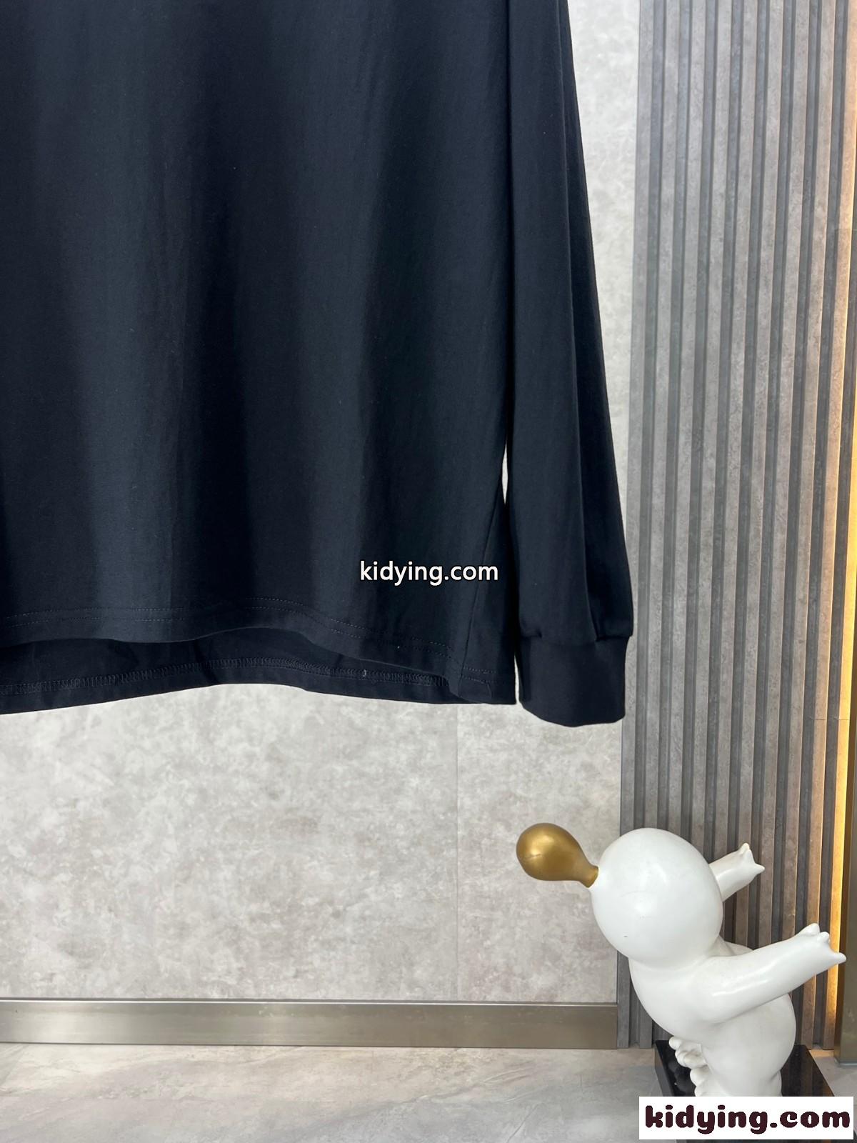 シンプル ロゴプリント クルーネック 長袖Tシャツ ヴェルサーチェ Tシャツ コピー ブラック-3