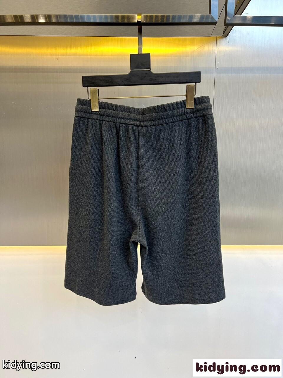 カジュアル ロゴパッチ ショートパンツ フェンディ パンツ コピー ダークグレー-1