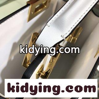 フェンディ バッグ 種類 Iconic Peekaboo Essentially手袋は 白と水色の革の棒が織られており Vichy模様を構成している コピー-4