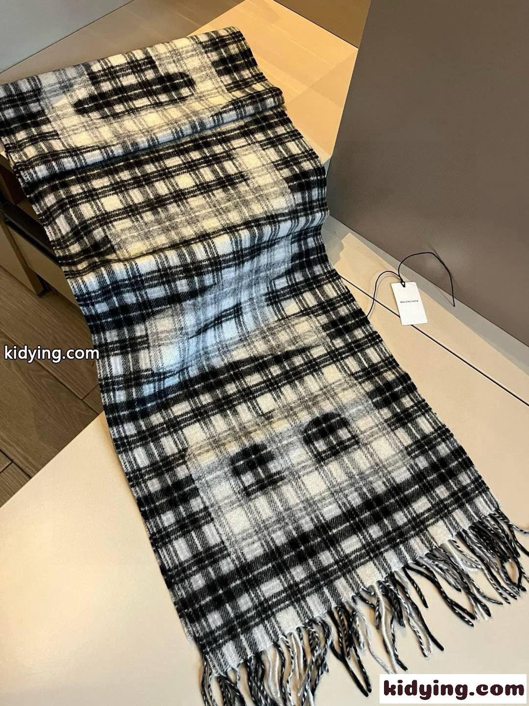 定番 ロゴ入り チェック柄 お洒落 バレンシアガ スカーフ 偽物 カシミヤ マフラー-4