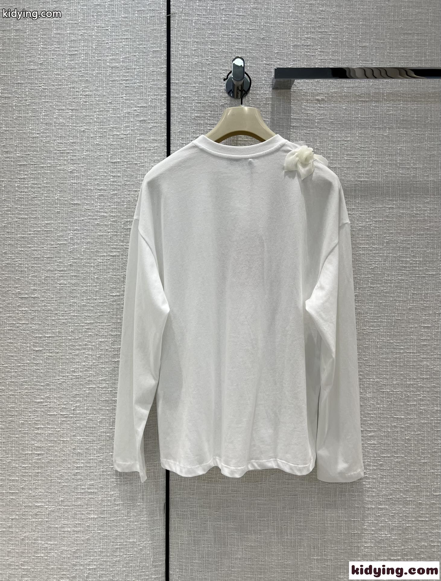 フェミニン おしゃれ 刺繍 ミュウミュウ Tシャツ コピー クルーネック 長袖 コットン Tシャツ-4