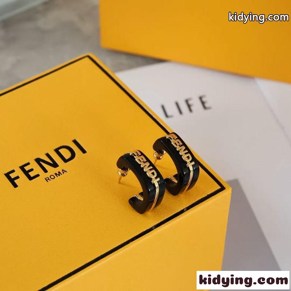 洗練された スタイリッシュ FENDIロゴ ピアス フェンディ イヤリング コピー-4